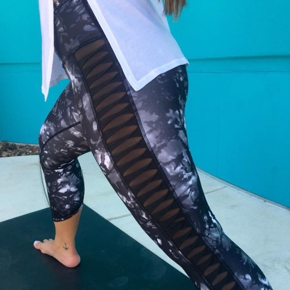 Lululemon Sunshine Salutation Crop (Full-On Luxtreme) 6 - Picture 2 of 13